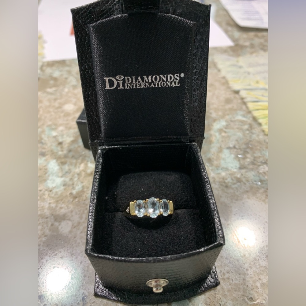 14Kt Topaz/Dia ring. NWOT